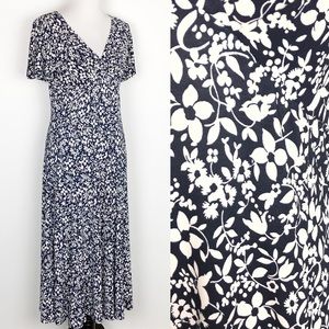 Chaps Short Sleeve Floral V-neck Dress. L.